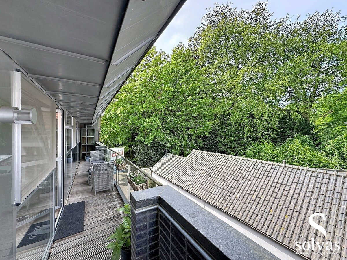 Terras met zicht op het park