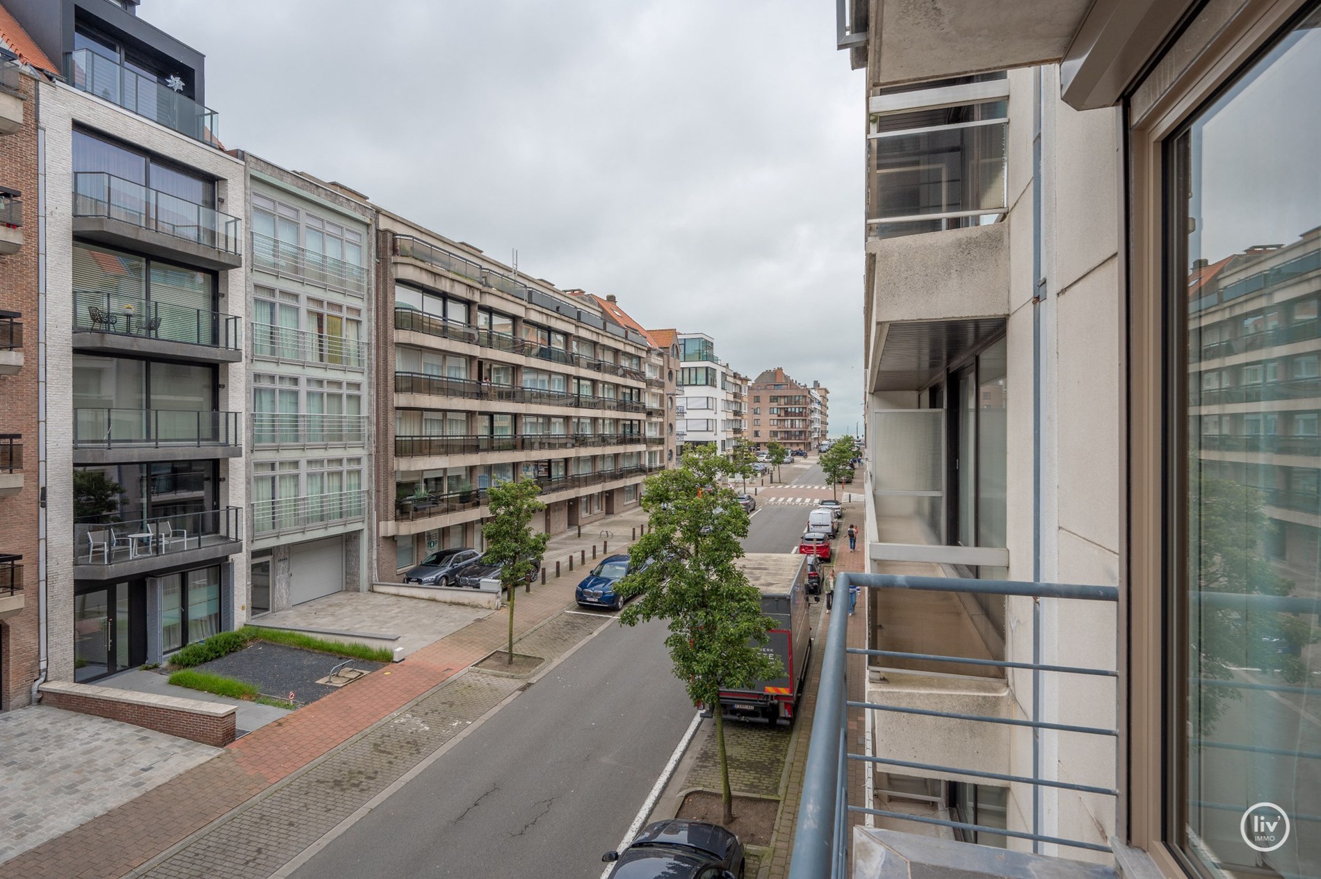 Schitterend gerenoveerd appartement, rustig gelegen, nabij de Lippenslaan en vlakbij de zee te Knokke. 
