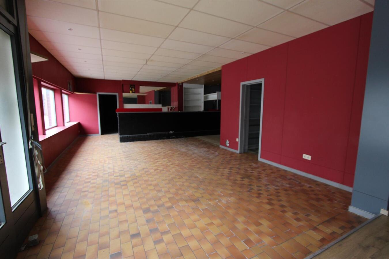 Handelseigendom met woonst en loods te Koekelare 