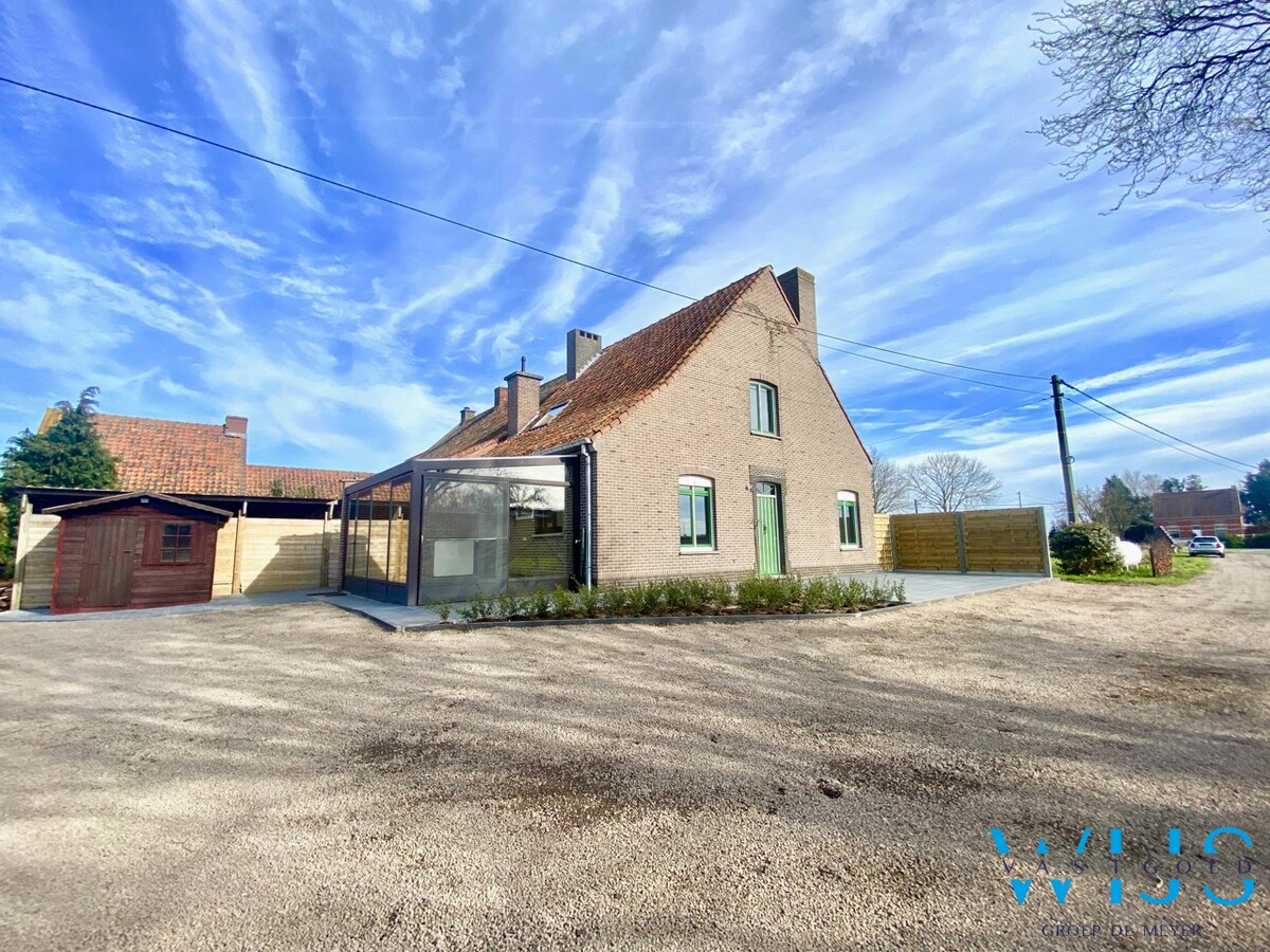 Centraal gelegen woonhuis met 4 slaapkamers te Kaprijke ! 