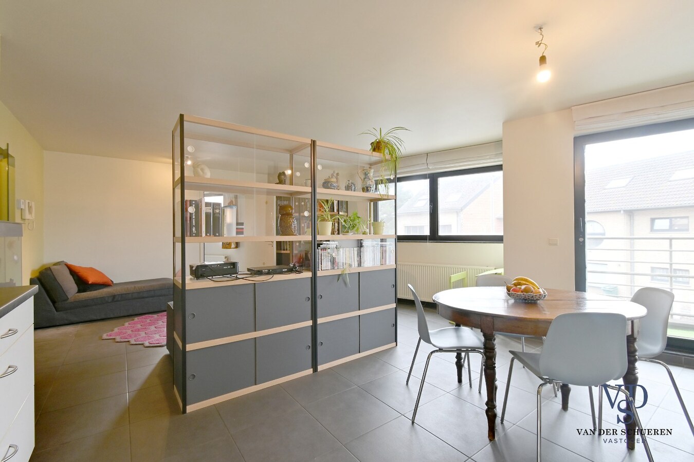 Ruim appartement in hartje Zingem. 