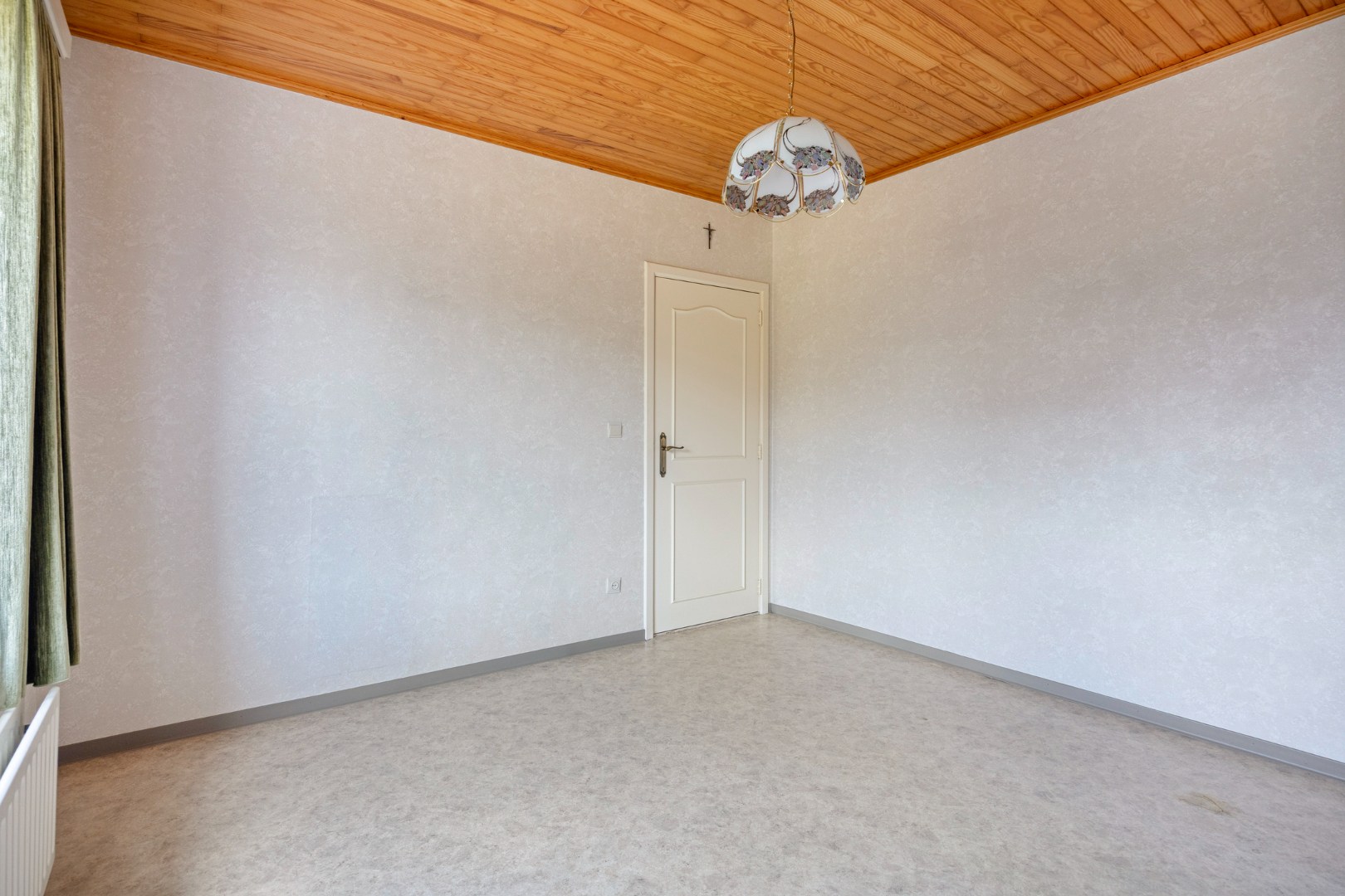 Gelijkvloers appartement met 2 slpk. en tuin in Geel 