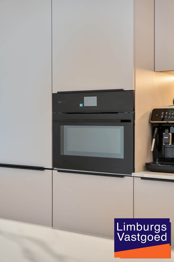 Recent Gerenoveerd appartement met tuin en terras, 2 slaapkamers, In Rekem 