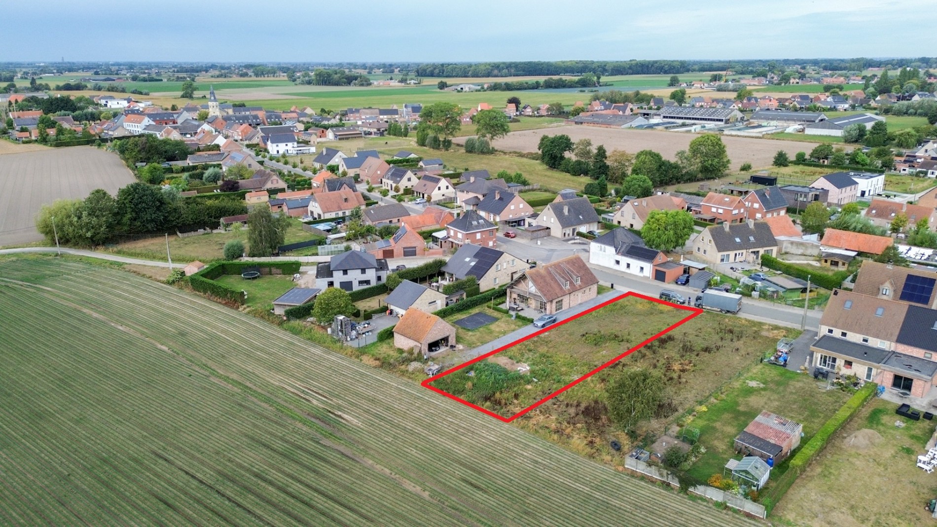 Mooi gelegen perceel bouwgrond voor open bebouwing, 804 m², Bovekerke. 