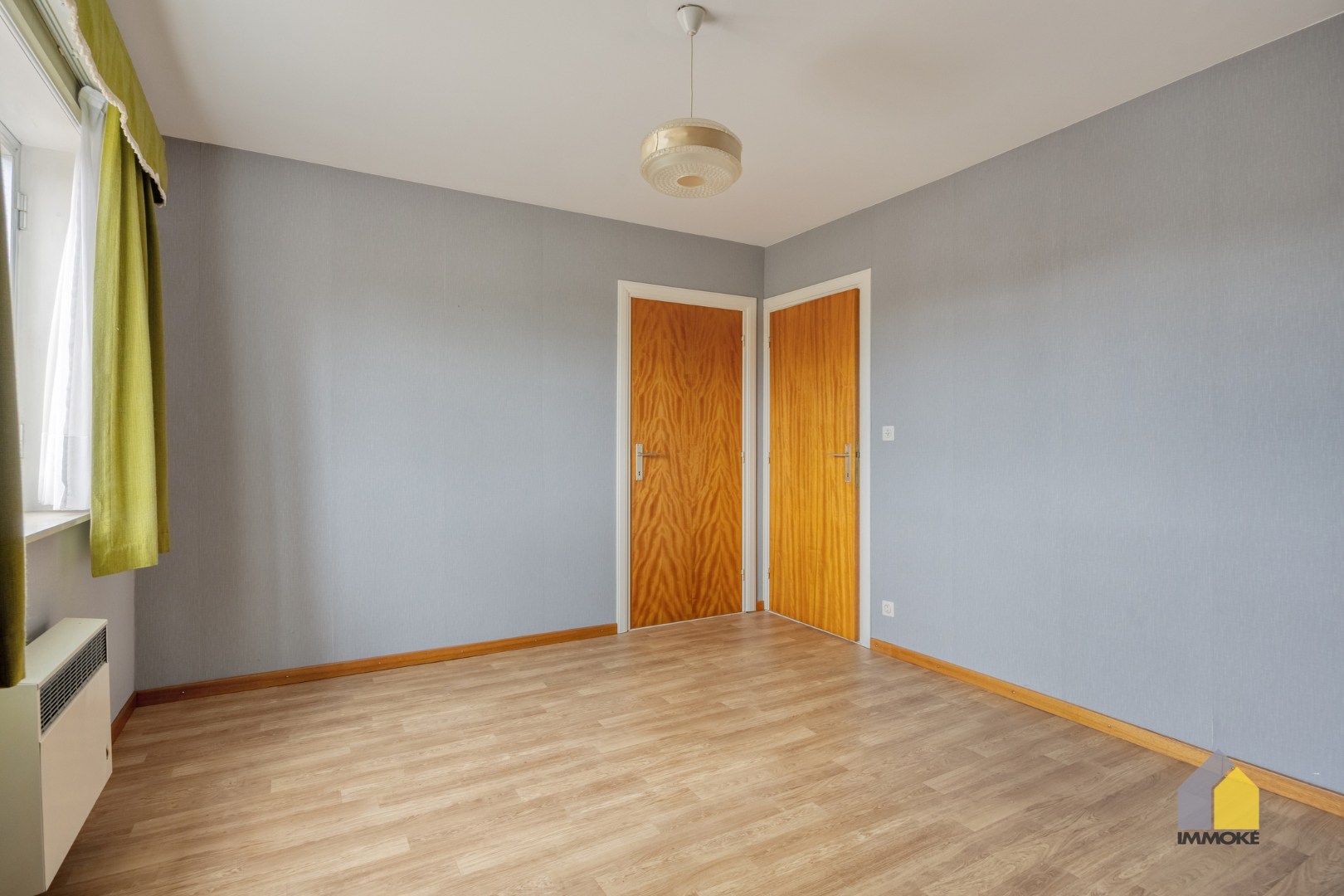 Neeroeteren: Op te frissen, vrijstaande woning op 8 a 26 ca met 5 slpks. 