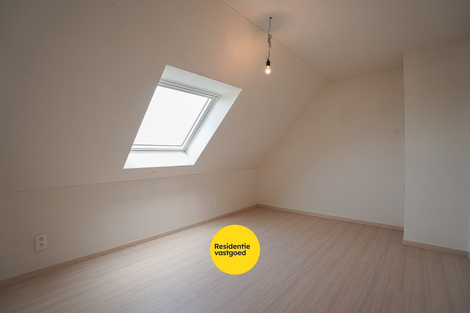 Halfopen woning met 3 slaapkamers te huur in Aartrijke 