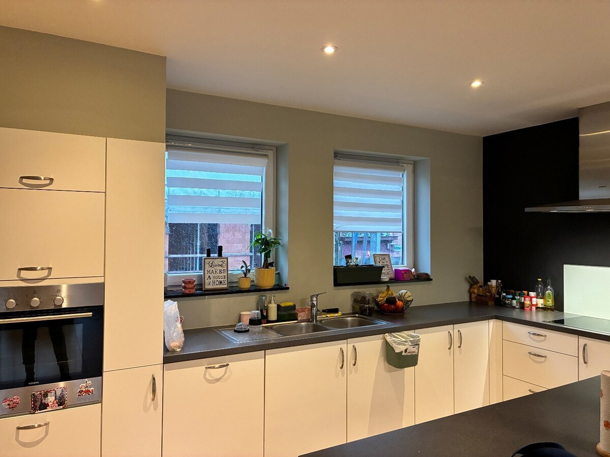 Ruim appartement met 2 terrassen. 