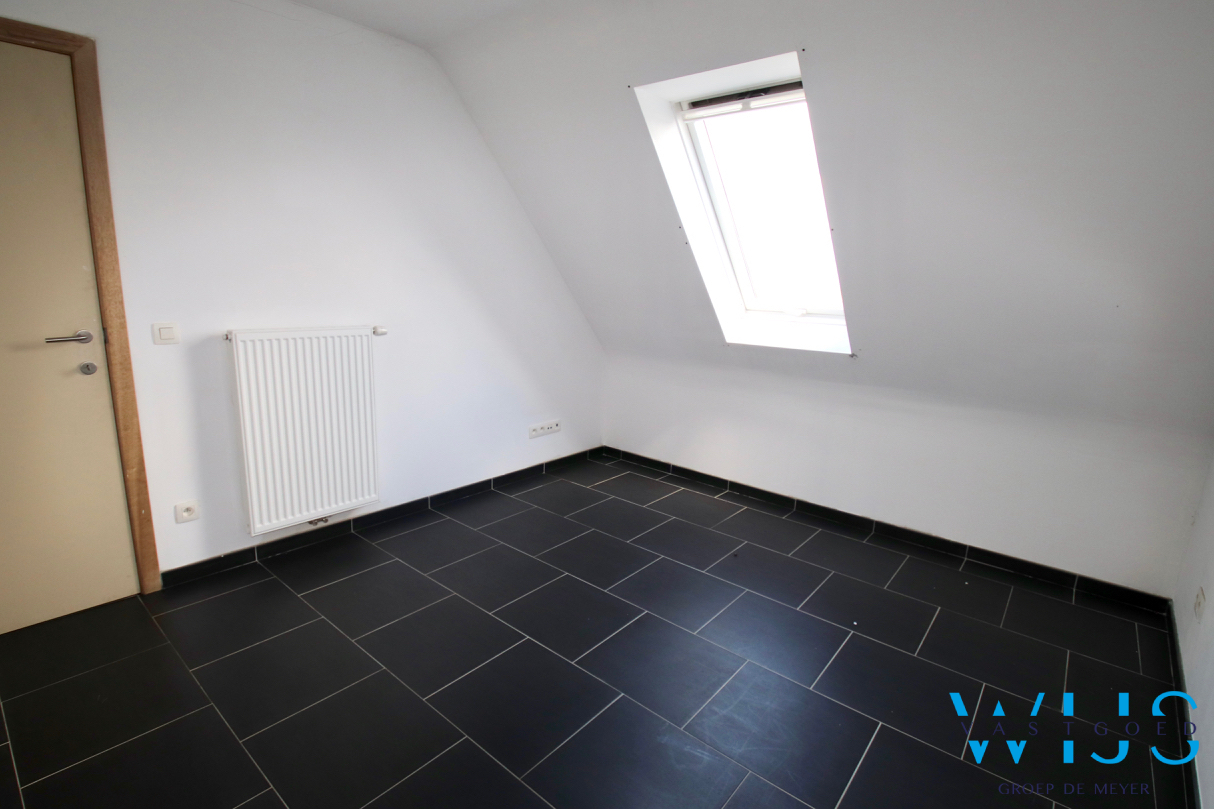 Tweeslaapkamer appartement met terras &amp; garage te BASSEVELDE! 