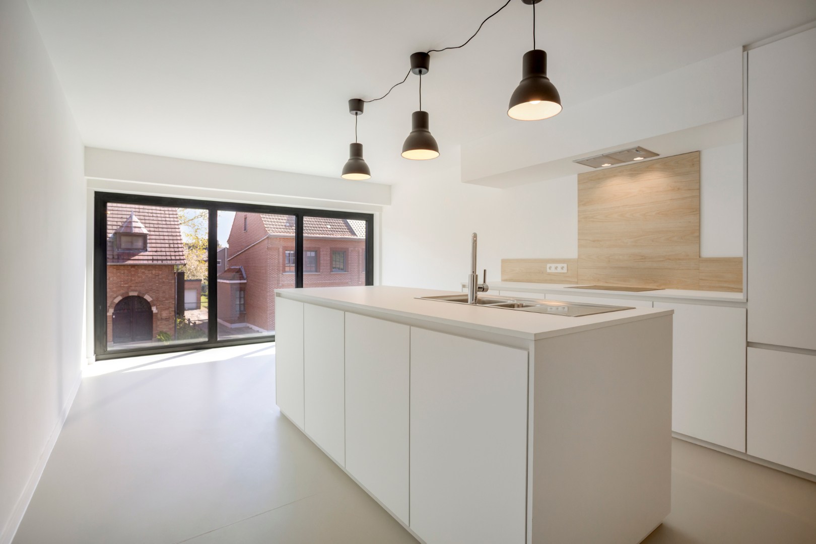 Gerenoveerd ruim en lichtrijk appartement met 2 slaapkamers en ruim terras - EPC label B 