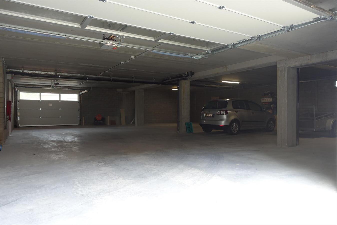 Hoek-assistentiewoning in nieuwbouwresidentie 