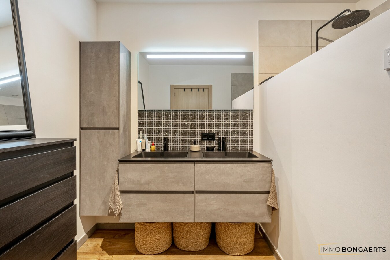 Gelijkvloers appartement met 2 slaapkamers 