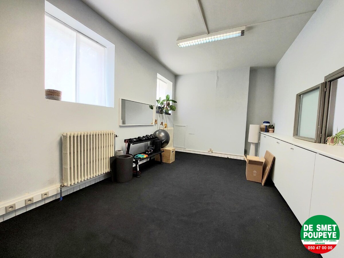 Kantoor - winkel - showroom - praktijk met' woonst 