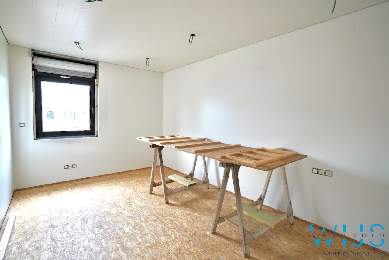 Nieuwbouw met 5 slaapkamers op een prachtig perceel te EEKLO ! 