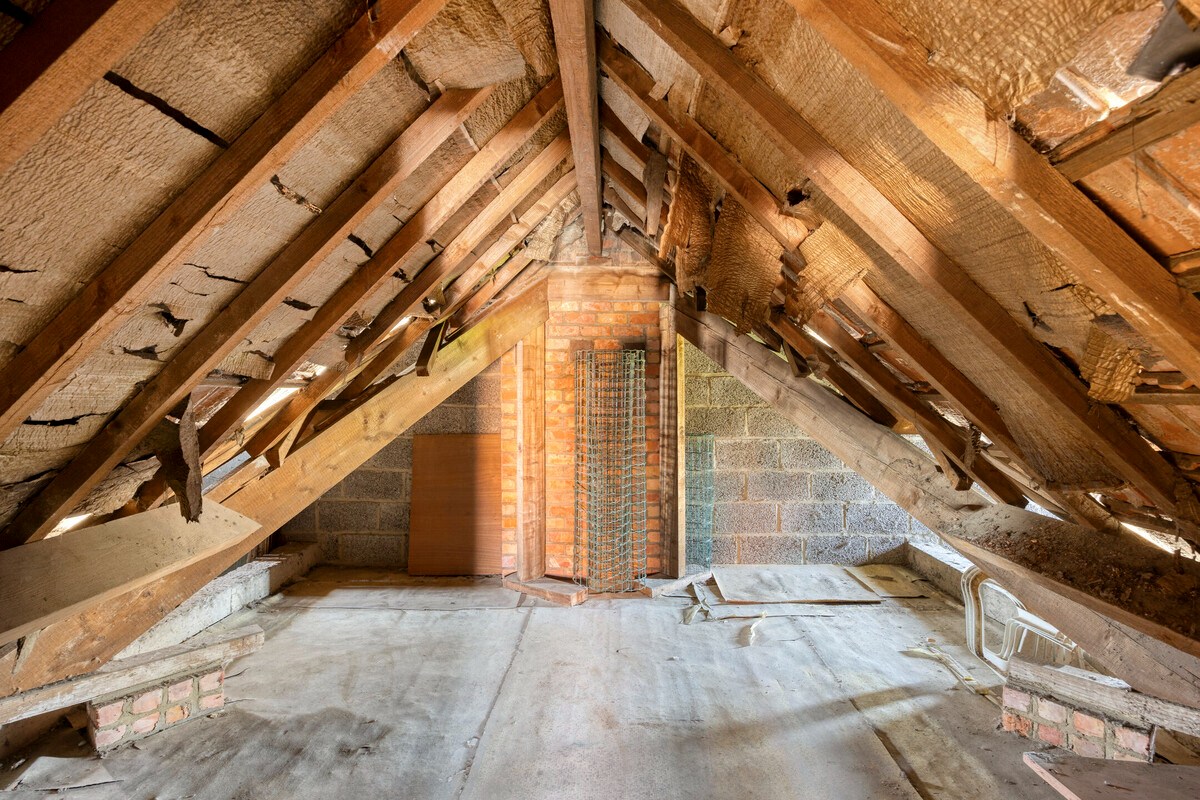 Half open bebouwing met 3 slaapkamers, zuid/west georiënteerd tuin op super ligging in Kessel-Lo! 