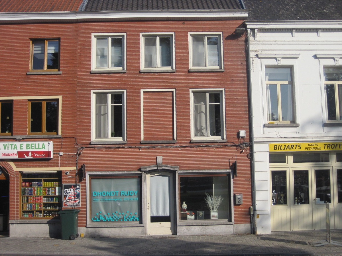 Duplex-appartement (bemeubeld) op unieke liggng. GEEN VASTE KOSTEN. 