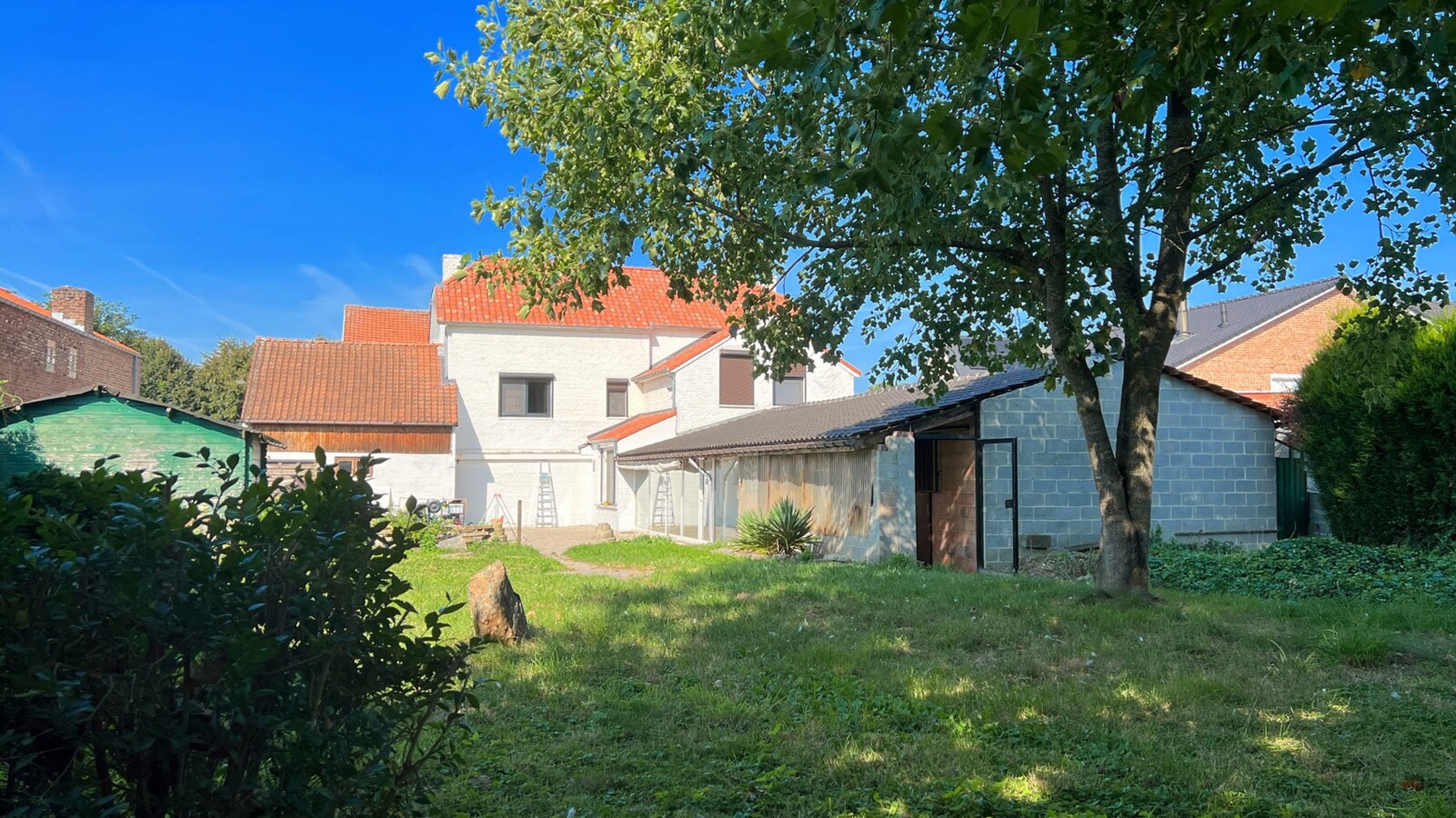 Ruime gezinswoning op zonnig perceel van 1175 m² 