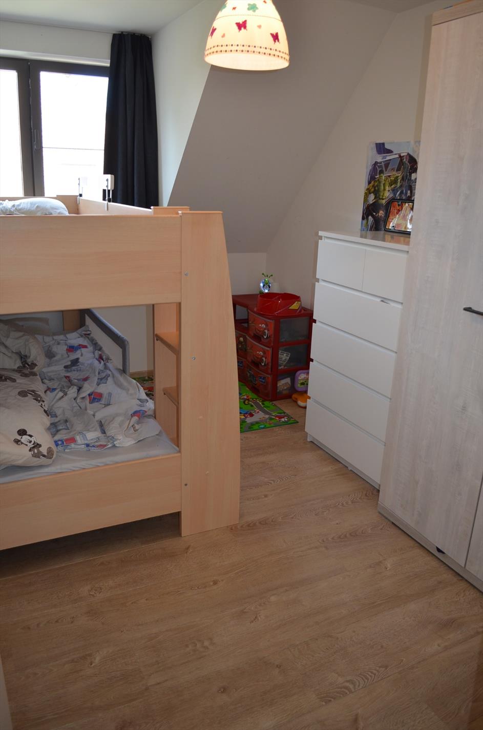 Recente gezinswoning met 3 slpks, tuin, terras en garage te Lembeke 