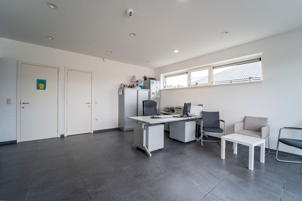 RUIM HANDELSHUIS MET WOONST TE SPALBEEK (HASSELT) 