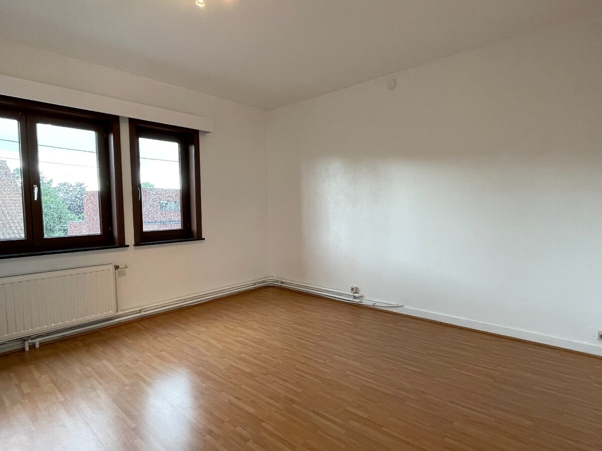 Ruime open bebouwing met tuin, terras, garage - 3 slaapkamers - Kuringen 