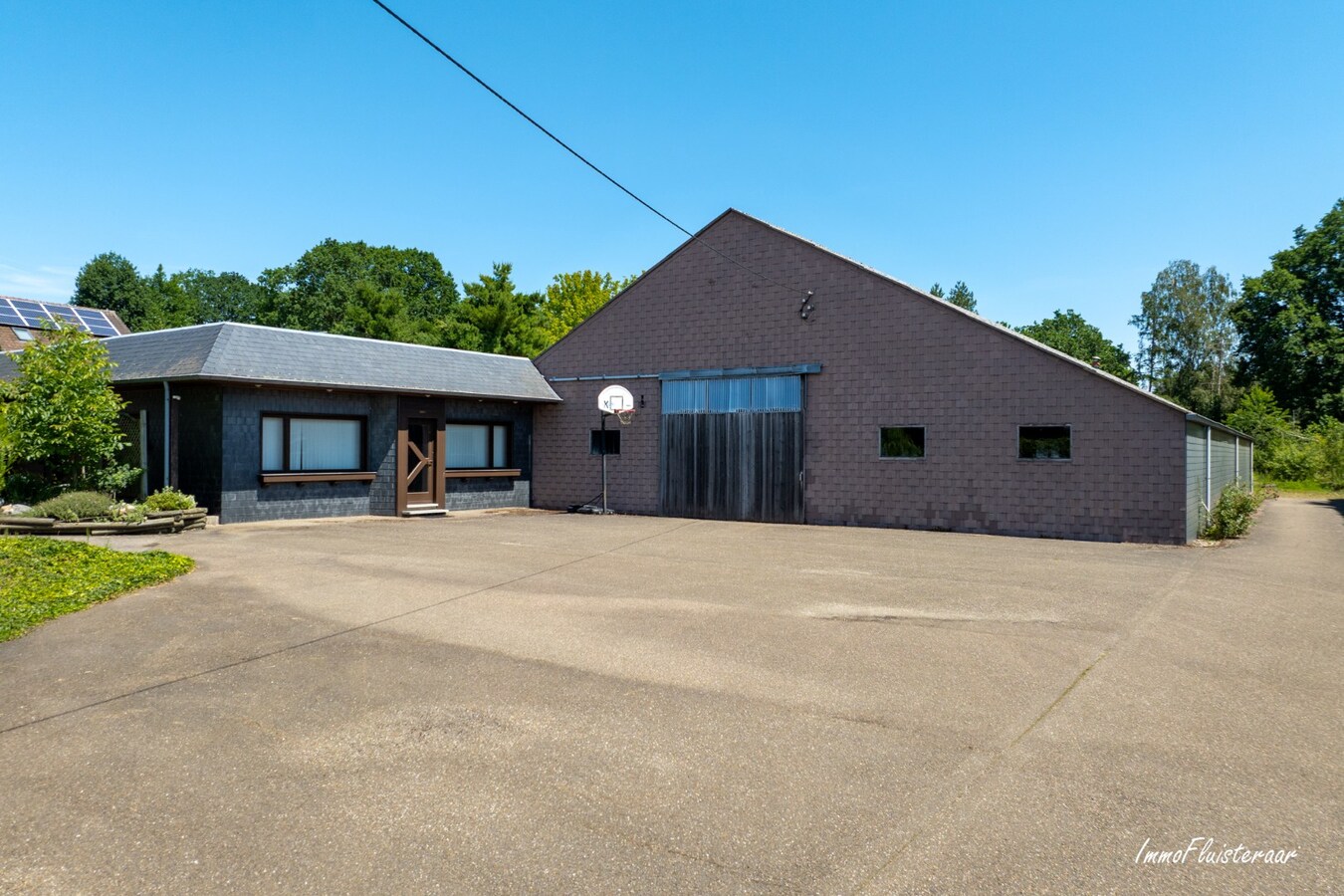Ruime woning met loods op ca. 1ha te Lummen 