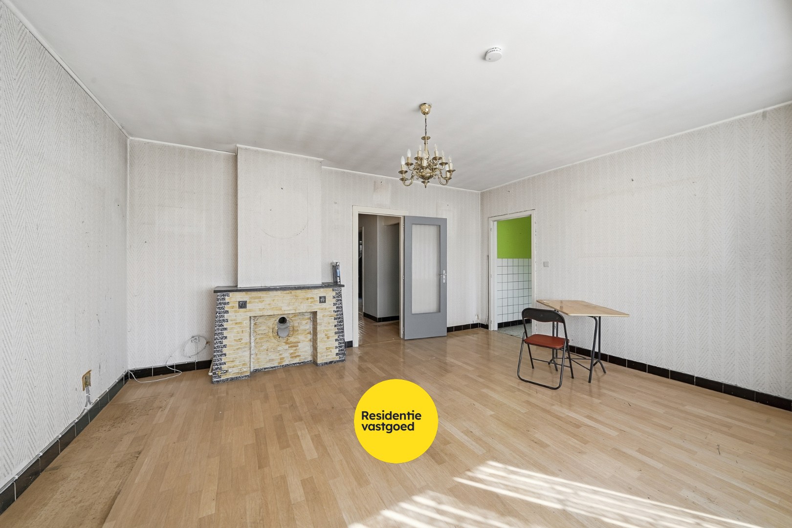 Te renoveren gelijkvloers appartement met 2 slaapkamers in Oostende 