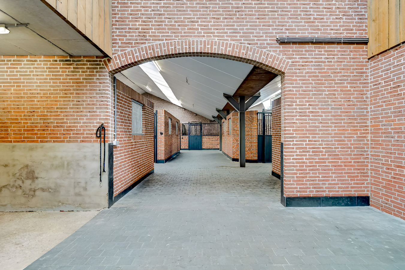 Stunning equestrian estate on approximately 3.5 ha/8.65 acres in Poppel 