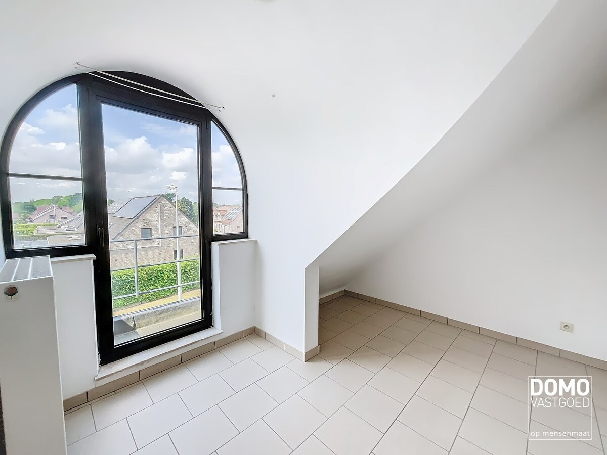 DUPLEX APPARTEMENT MET 2 SLAAPKAMERS EN 2 GARAGES TE DIEPENBEEK 