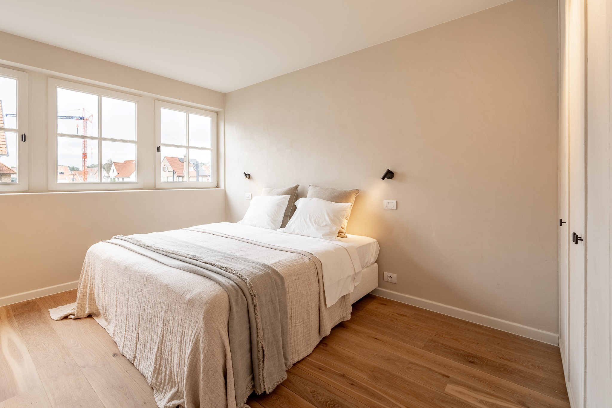 Prachtig gerenoveerde  halfopen woning op topligging nabij centrum, zee en strand 