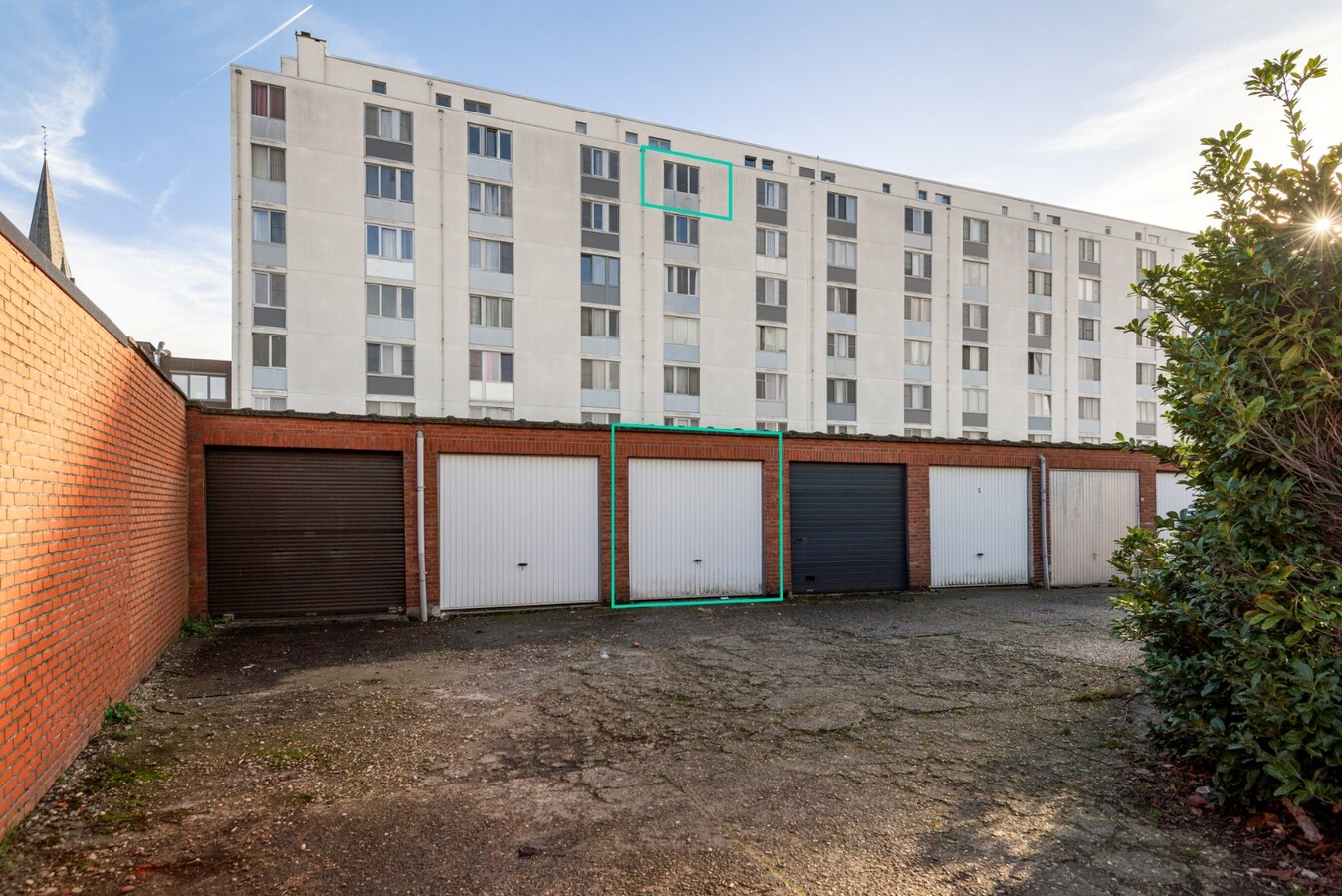 Te renoveren appt. met 2 slpk en terras te hartje Hoboken! 