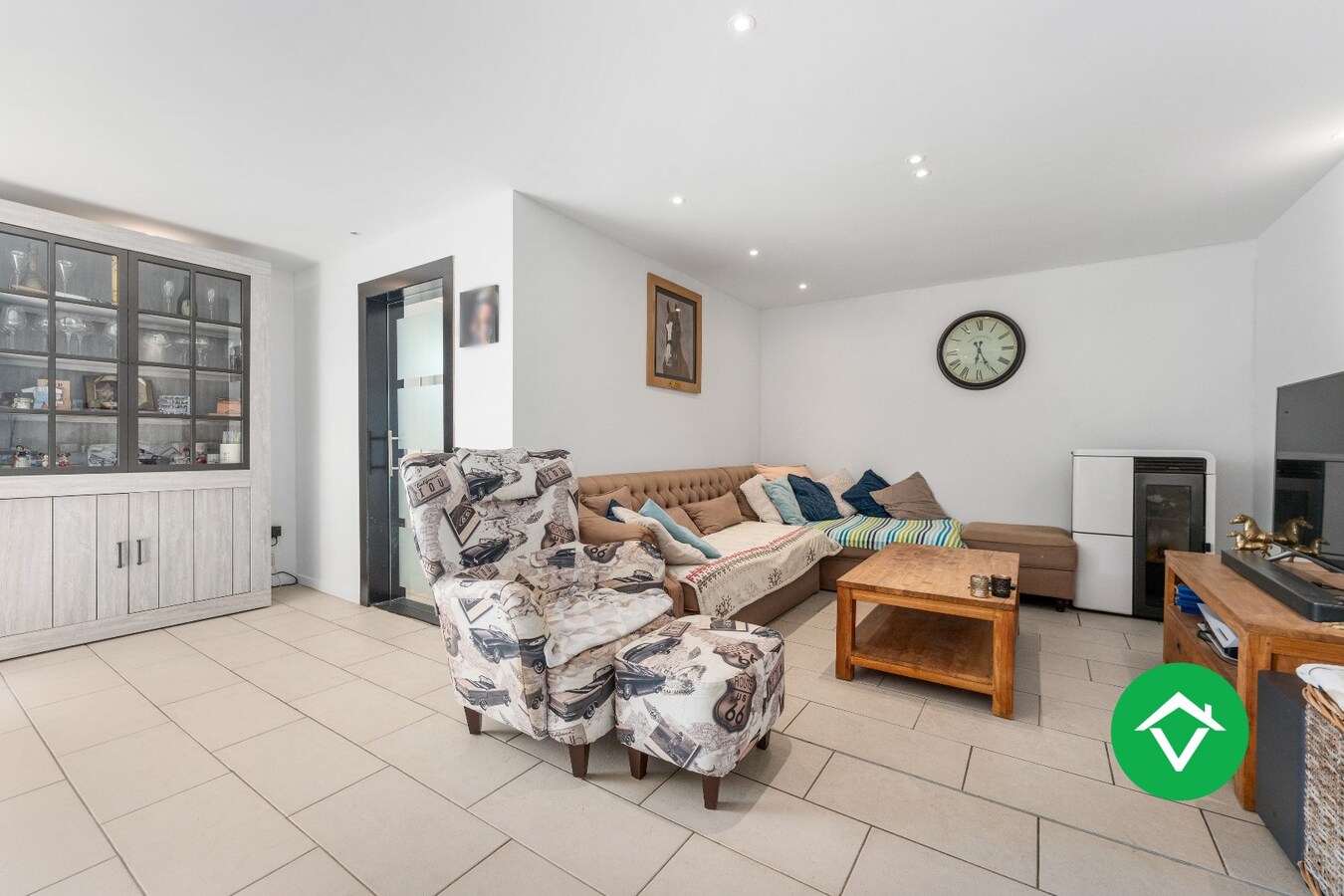 Functionele woning met drie slaapkamers, garage en ruime oprit te Ichtegem 