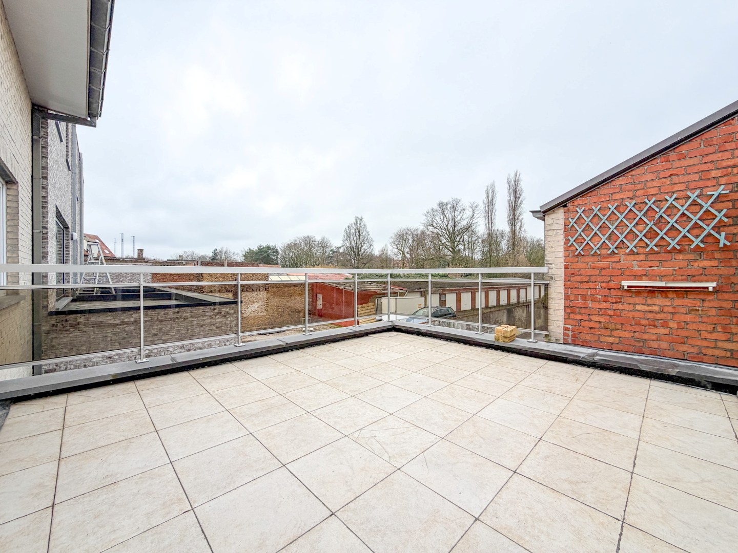 Energiezuinig 2-slp appartement (88 m²) met groot terras, Eernegem. 