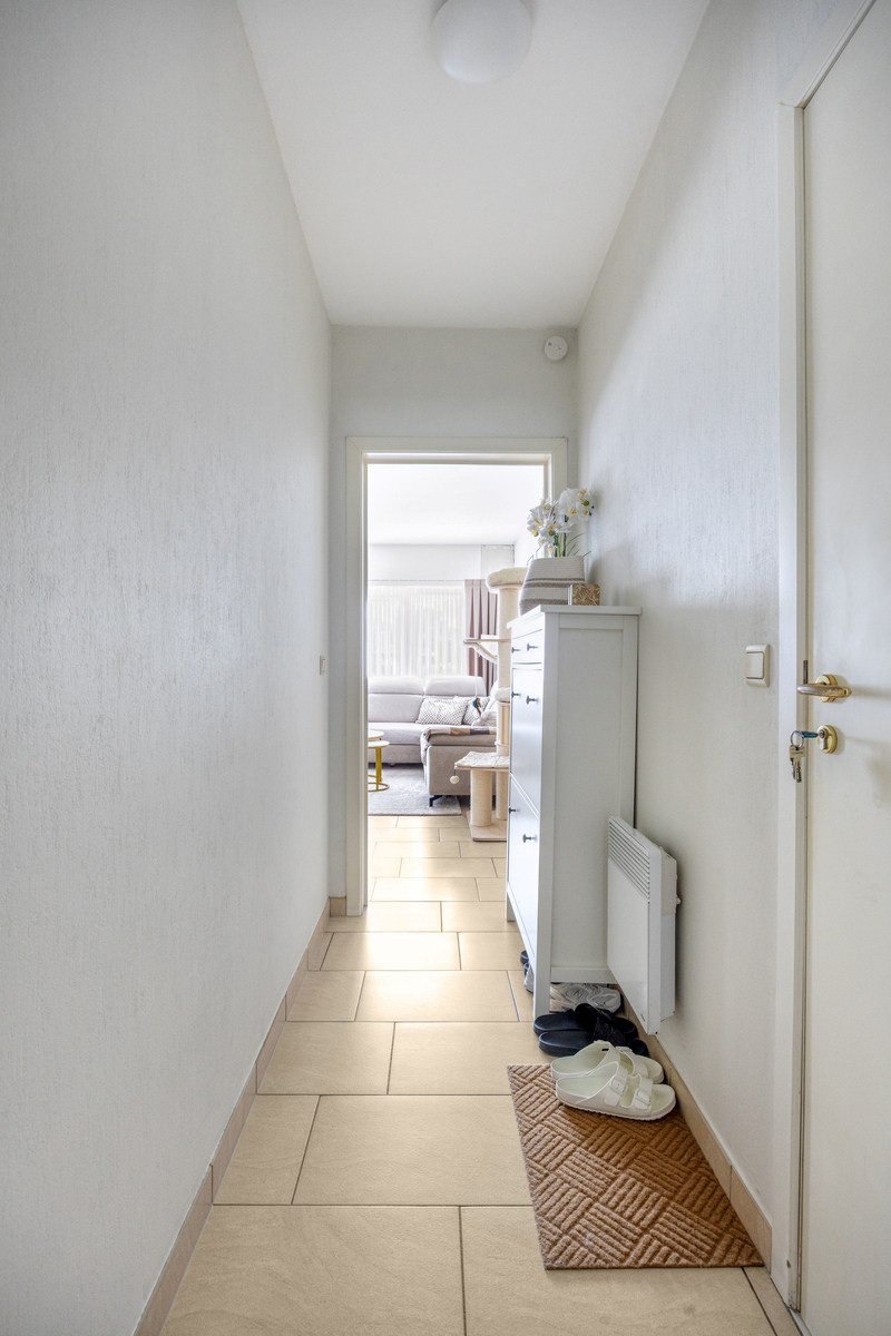 Gelijjkvloers appartement met 1 slaapkamer en staanplaats. 