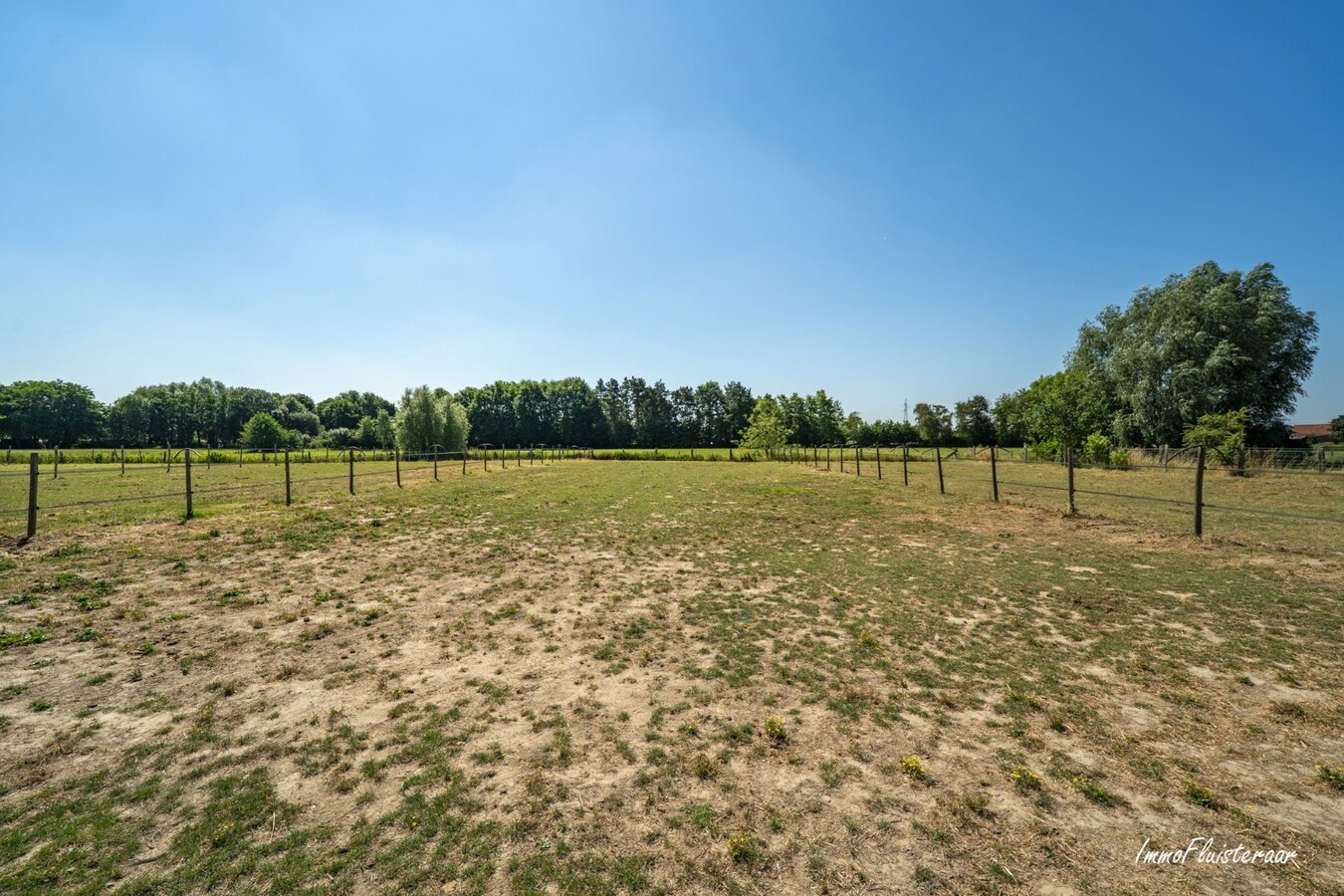 Unieke eigendom met paardenaccommodatie op 33.647 m² in Menen 