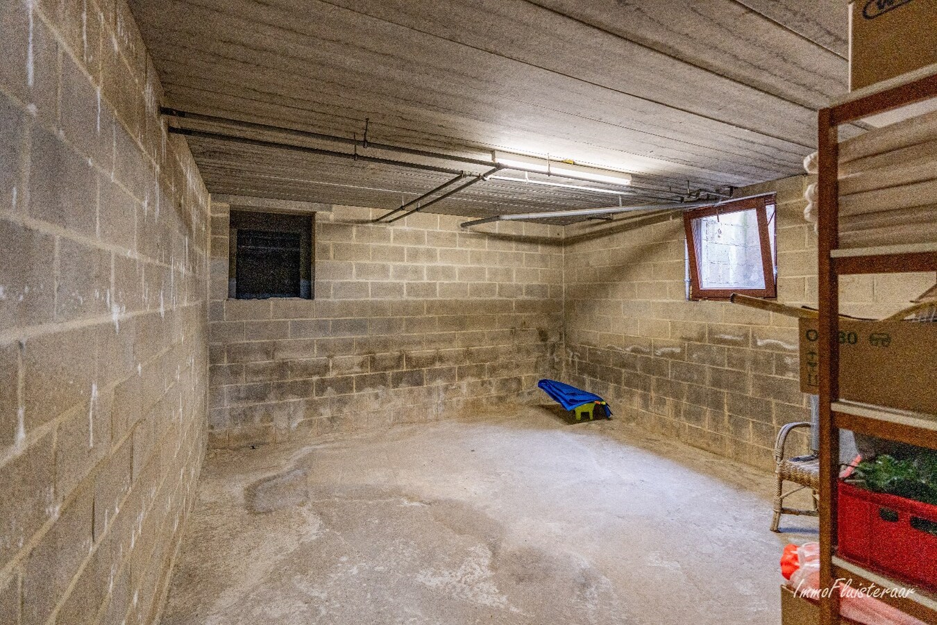 Prachtige villa met een ruim stalgebouw op ca. 2,2 ha te Dilsen-Stokkem 