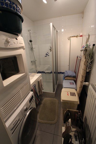 Gelijkvloers appartement met 2 slaapkamers en garage 