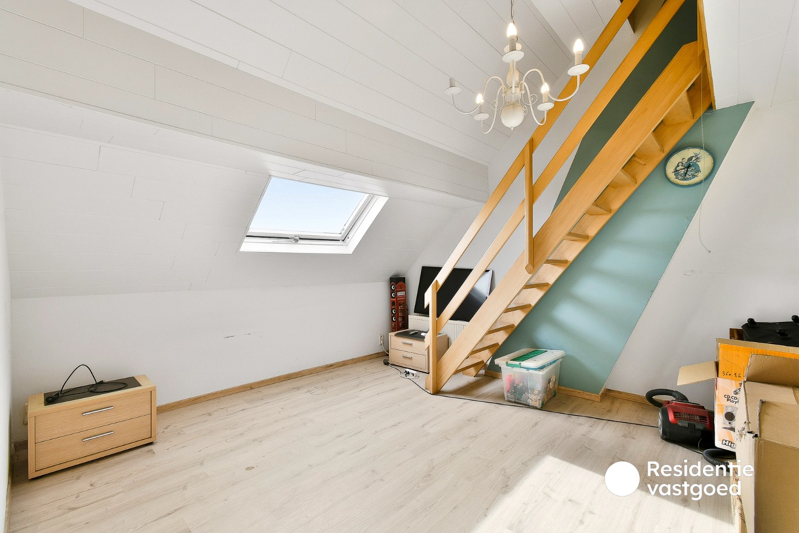 Ruime en instapklare villa met 4 slaapkamers, garage, tuin en 2 terrassen 