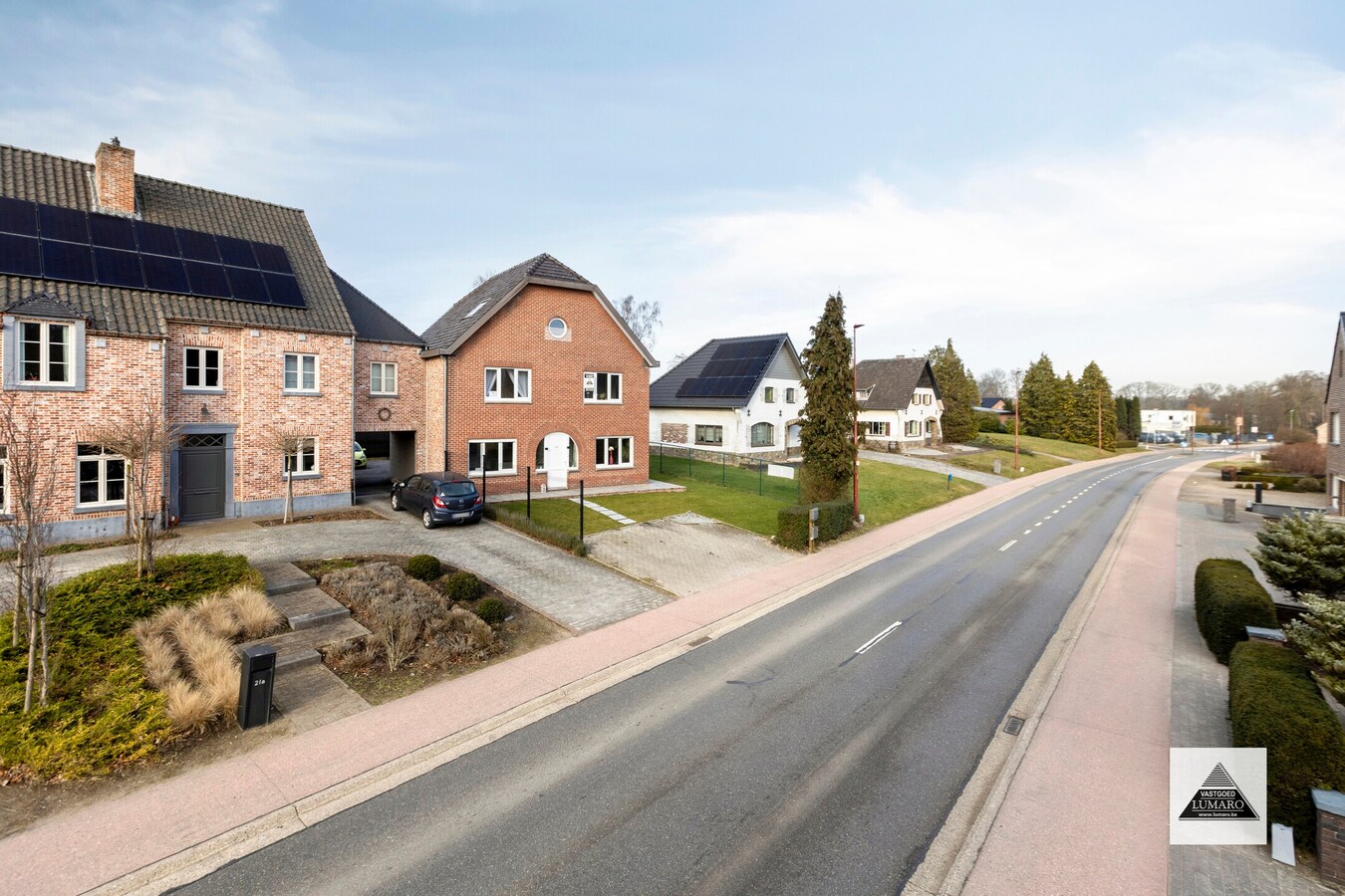 Gelijkvloers appartement met tuintje en parking 