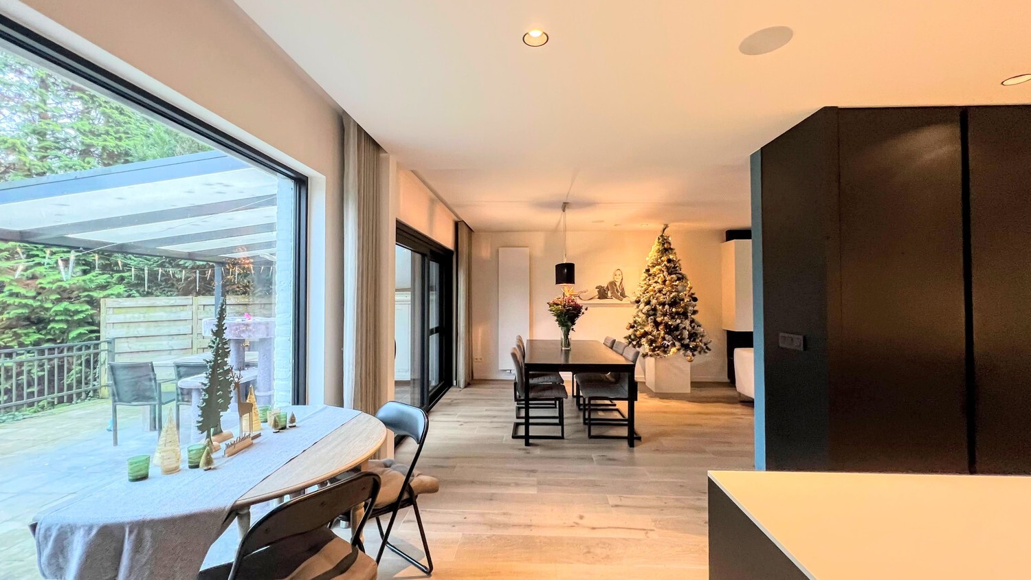 Gerenoveerde, instapklare woning op perceel van 1529m² midden in het groen 