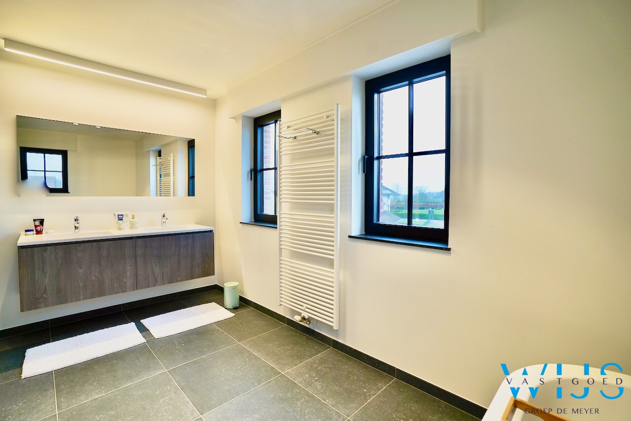 Waanzinnig mooie pastorijwoning te Assenede ! 