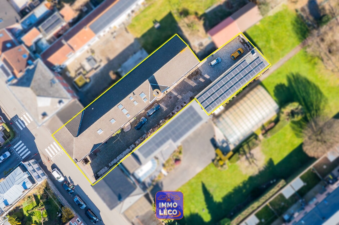 Ensemble immobilier avec restaurant, habitation, entrepôt et bureaux, IDEAL INVESTISSEURS !! 