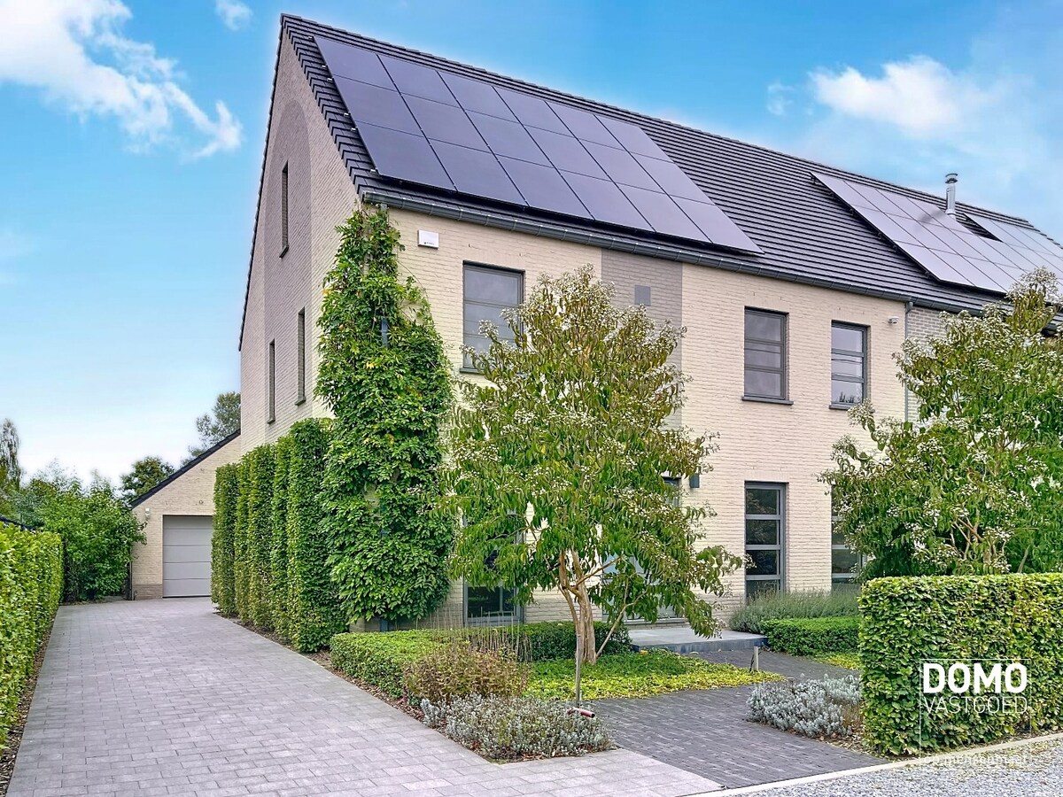 INSTAPKLARE GEZINSWONING MET 3 (MOGELIJK 4) SLAAPKAMERS EN EPC - LABEL A TE NEEROETEREN 