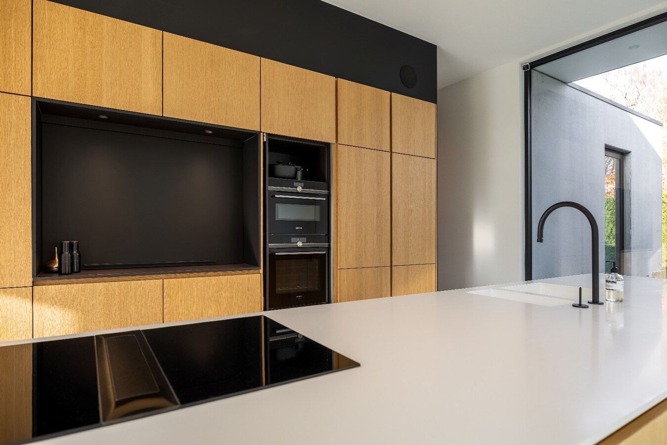 Moderne gelijkvloerse designvilla in exclusief privédomein 