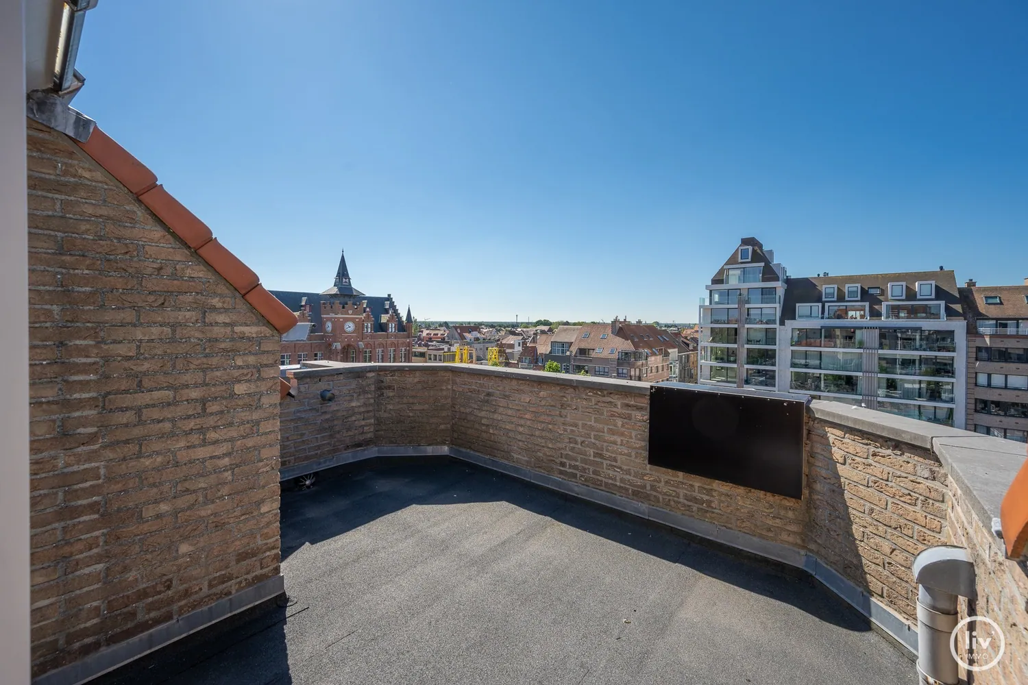 Zuidgericht duplex-appartement met terras genietend van een open zicht op het Alfred Verweeplein.