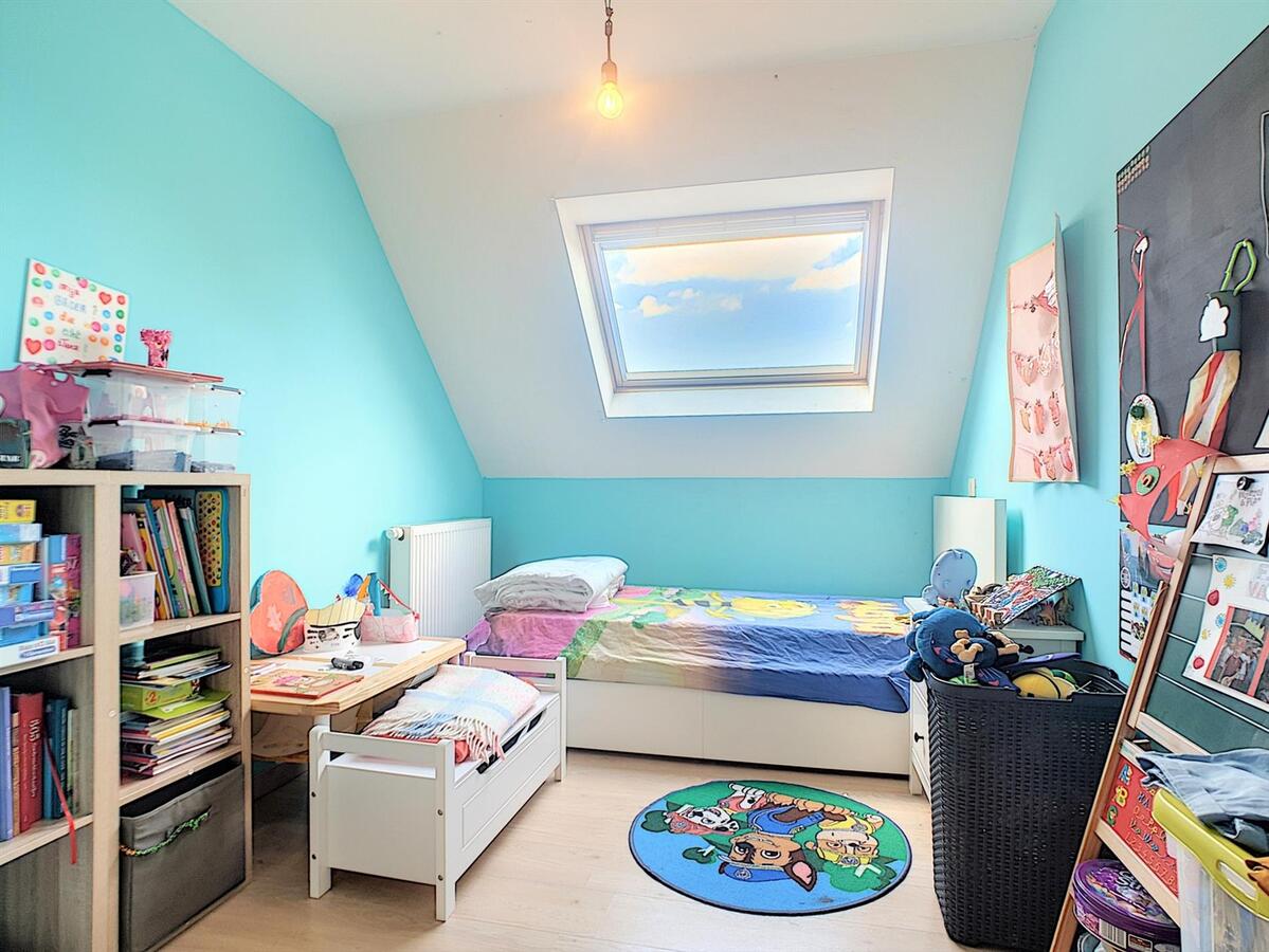 Recente halfopenbebouwing met 4 slaapkamers - Moerkerke 