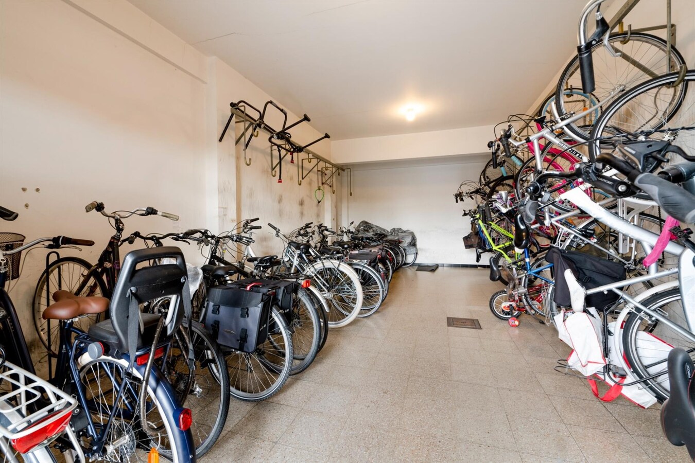 Appartement met 2 slaapkamers en autostandplaats te Roeselare 