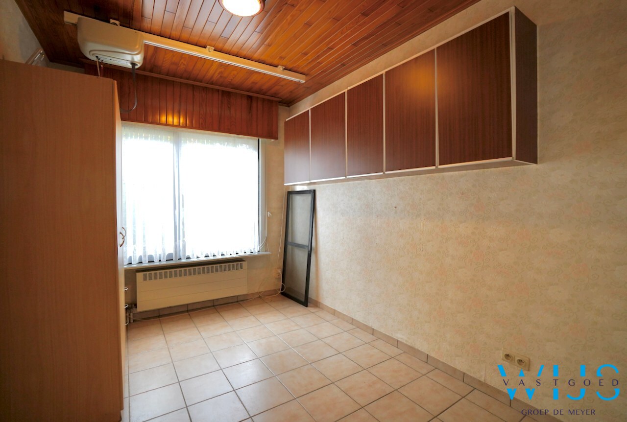 Open bebouwing in rustige woonwijk te Kluizen! 