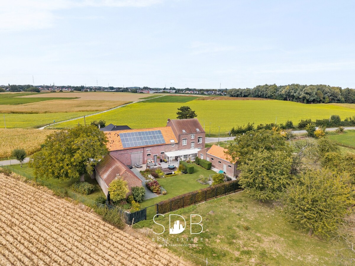 Prachtige landelijke hoeve woning met gezinstuin en graslanden op 1hectare 