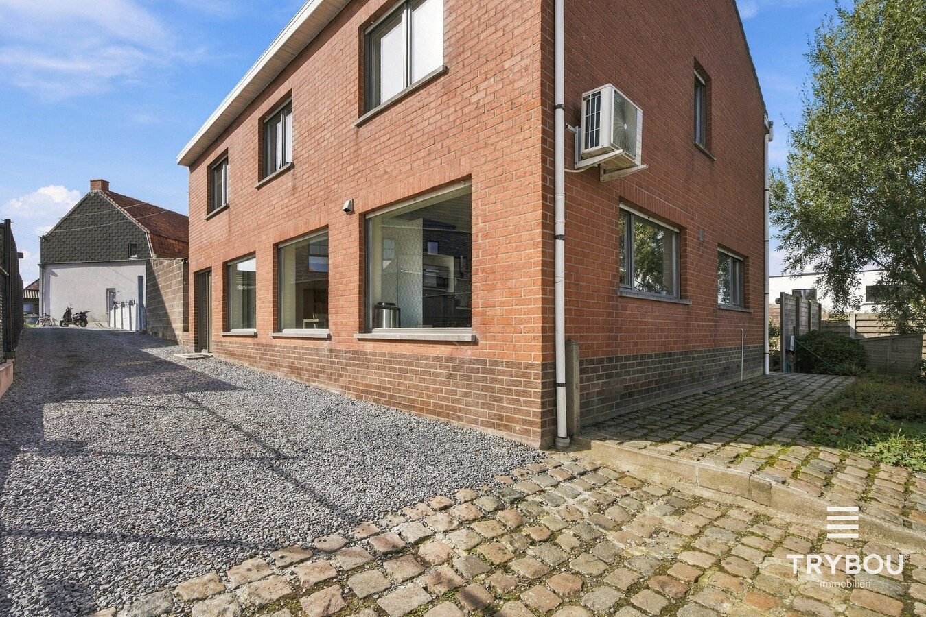 Rustig gelegen, energiezuinige woning met garage op perceel van 554m² 