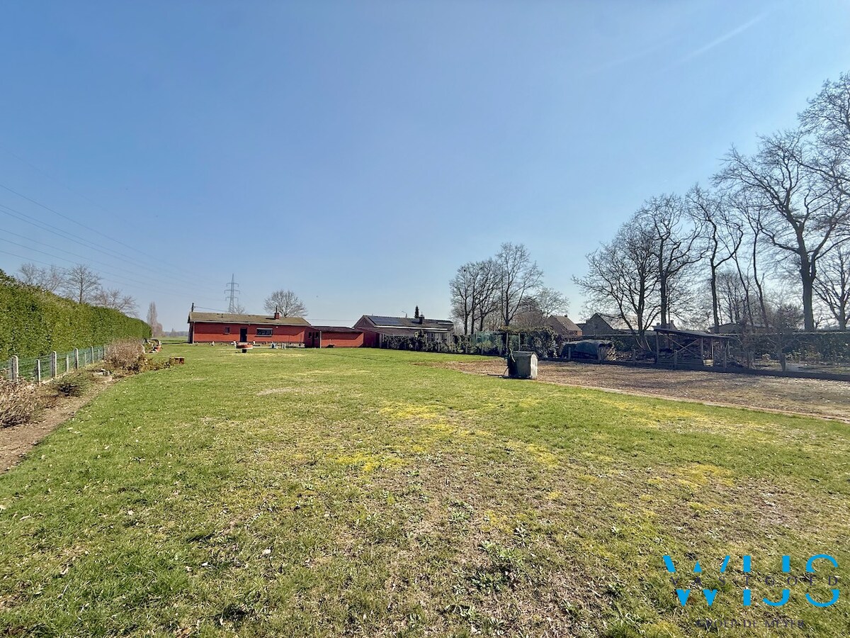 Open bebouwing op fenomenaal perceel van 2.108 m² te Oosteeklo ! 