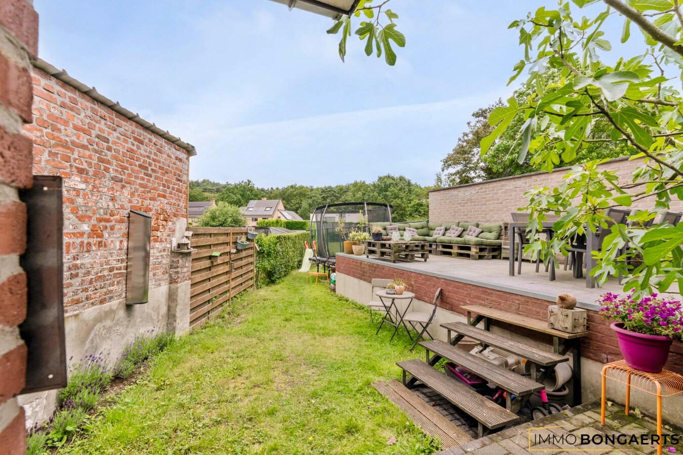 Karaktervolle woning met 4 slaapkamers, tuin en garage. 